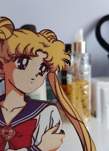  Beden Sailor moon tahta süs?