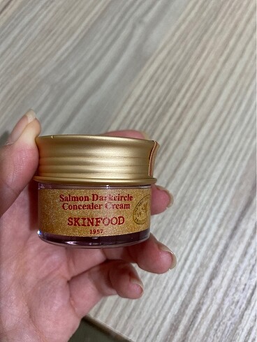 Skınfood concealer