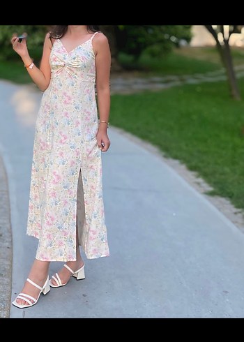 Pastel Renkli Uzun İnce Askılı Kadın Elbise