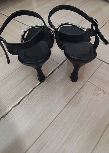 Diğer topuklu ayakkabı