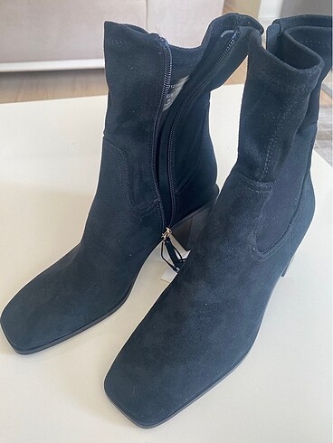Zara bot