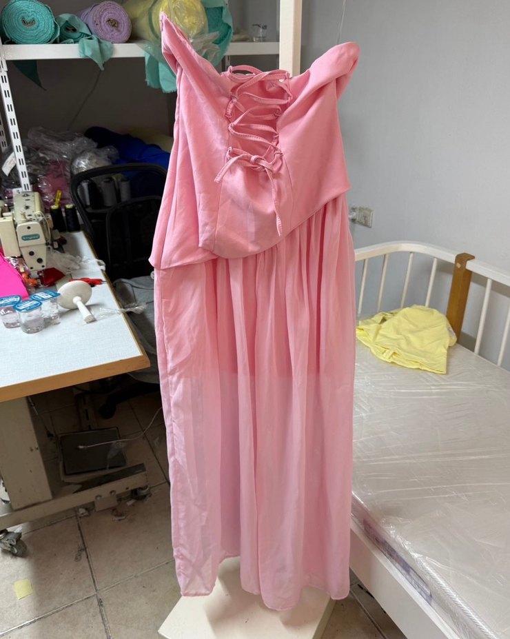 Pembe Drapeli Uzun Straplez Elbise - Görsel 3