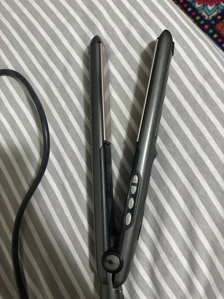 Gri Saç Düzleştirici - Görsel 3