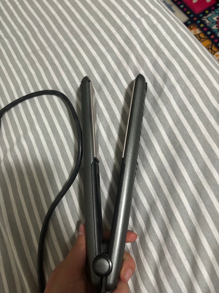 Gri Saç Düzleştirici - Görsel 2