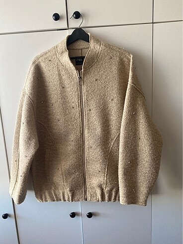 Zara taşlı bomber
