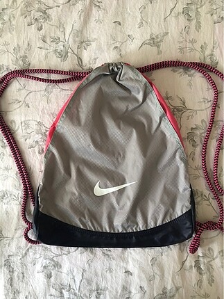 Nike İp Askılı Çanta