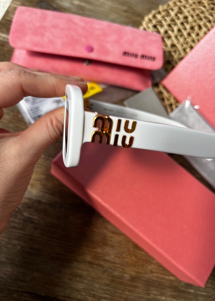 Miu Miu yeni sezon güneş gözlük?????? - Görsel 4