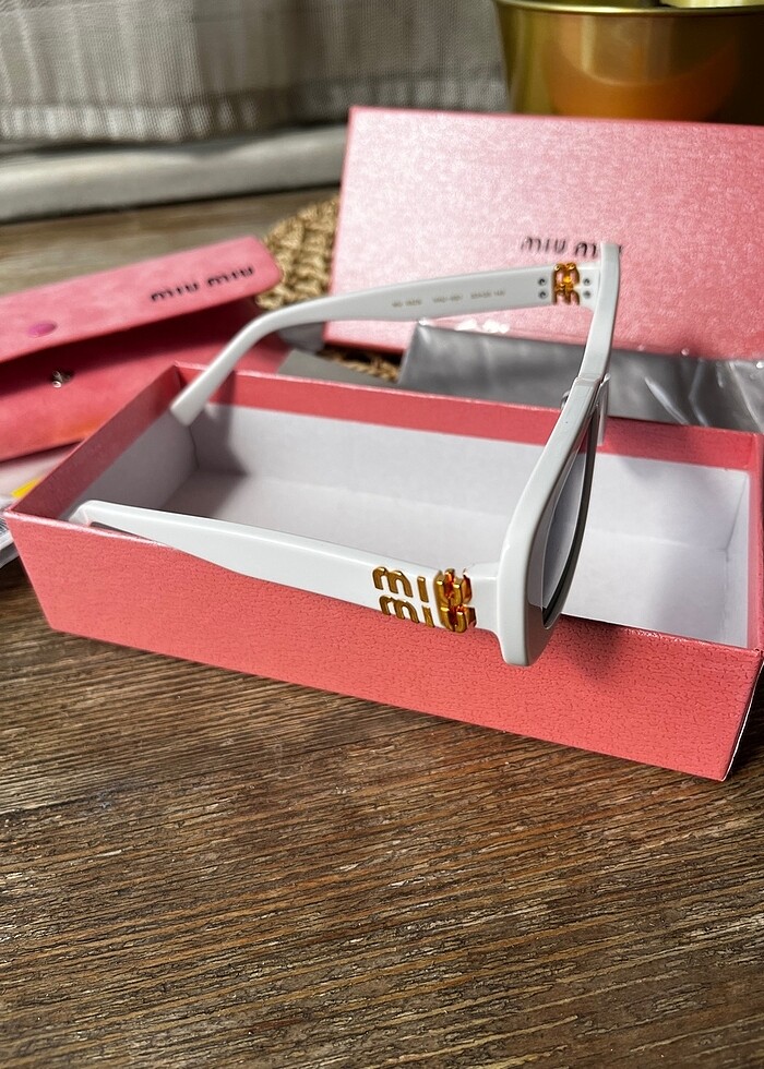 Miu Miu yeni sezon güneş gözlük?????? - Görsel 3