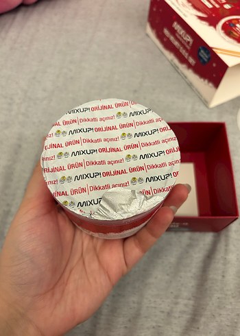 Mixup! Kırmızı Kadife Peeling ve Bakım Seti - Görsel 4