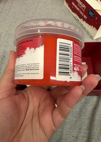 Mixup! Kırmızı Kadife Peeling ve Bakım Seti - Görsel 3