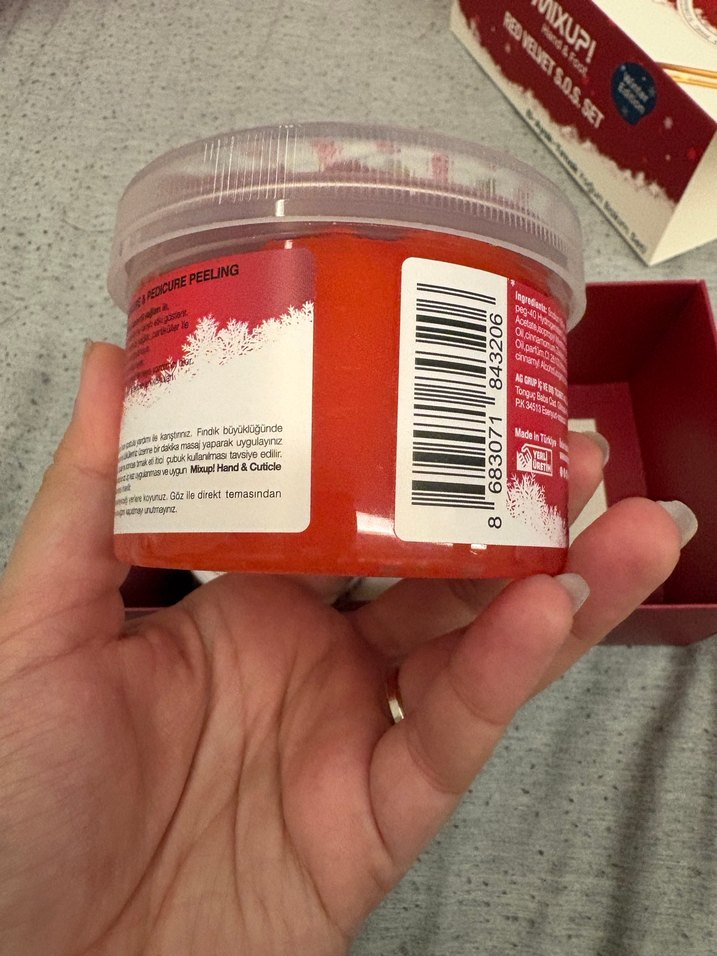 Mixup! Kırmızı Kadife Peeling ve Bakım Seti - Görsel 3