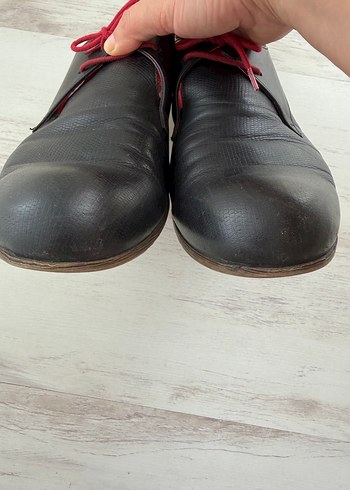 Kırmızı Bağcıklı Erkek Klasik Ayakkabı - Görsel 3