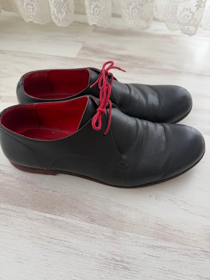 Kırmızı Bağcıklı Erkek Klasik Ayakkabı - Görsel 2