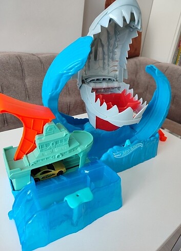 Hot Wheels GJL 12Robotik Köpek balığı