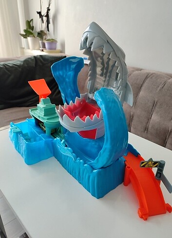 Beden Hot Wheels GJL 12Robotik Köpek balığı