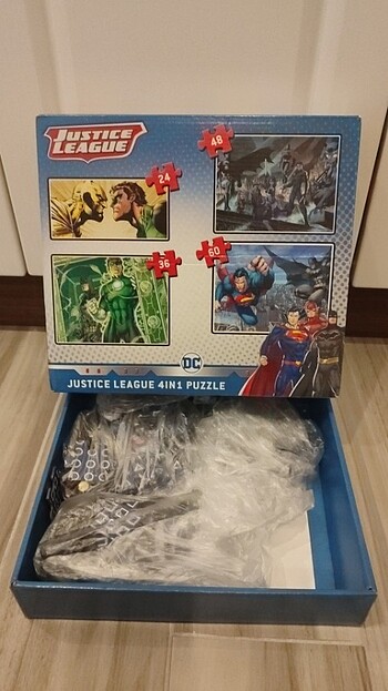 Justice League 4'ın 1 puzzle