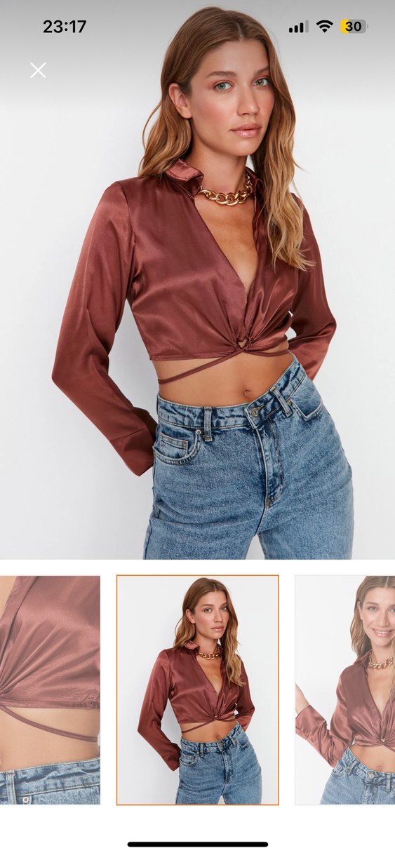Kahverengi V Yakalı Kısa Saten Bluz - Görsel 3