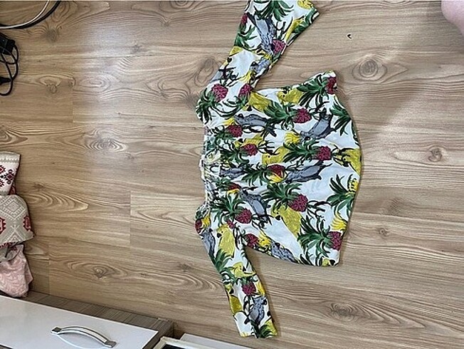 Diğer Açık omuz ananaslı üst