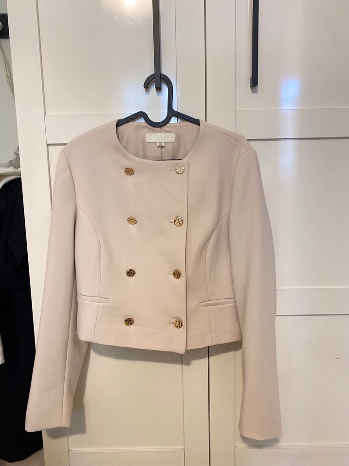 Düğmeli Beyaz Süet Kısa Kadın Kaban - Görsel 5