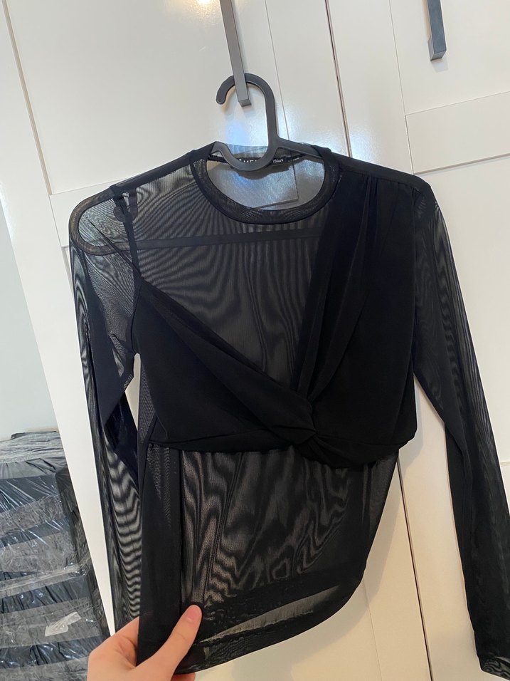 Ön Drapeli Siyah Transparan Bluz - Görsel 3