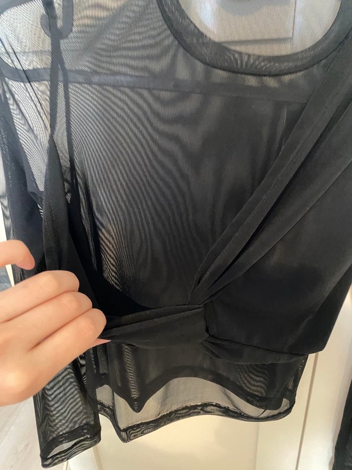 Ön Drapeli Siyah Transparan Bluz - Görsel 4