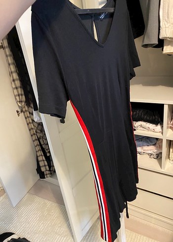 Siyah V Yakalı Mini Tulum - Görsel 3