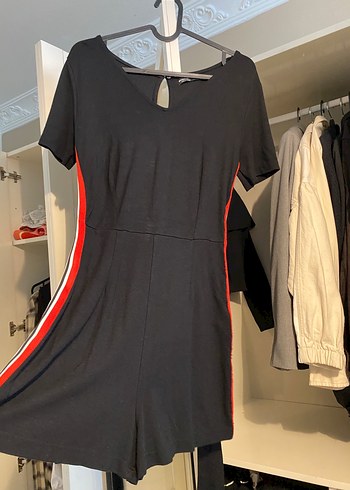 Siyah V Yakalı Mini Tulum - Görsel 2