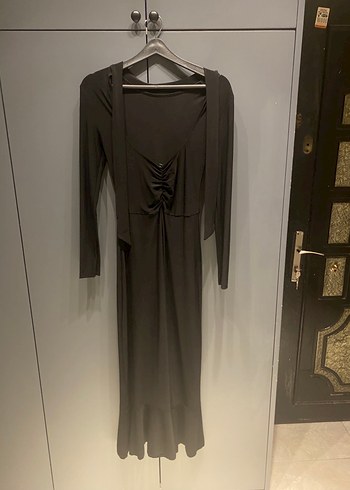 Siyah V Yakalı Fırfırlı Uzun Elbise - Görsel 5