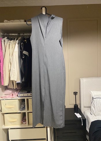 Gri Keten Yüksek Yakalı Uzun Elbise - Görsel 2