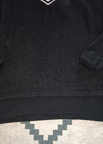 Uzun Kollu V Yaka Siyah Kazak - Görsel 2