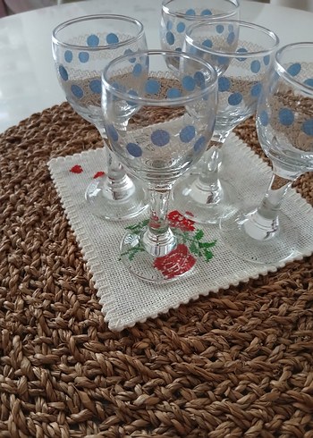 Beden beyaz Renk Mavi Puantiyeli Mini Kadehler Seti