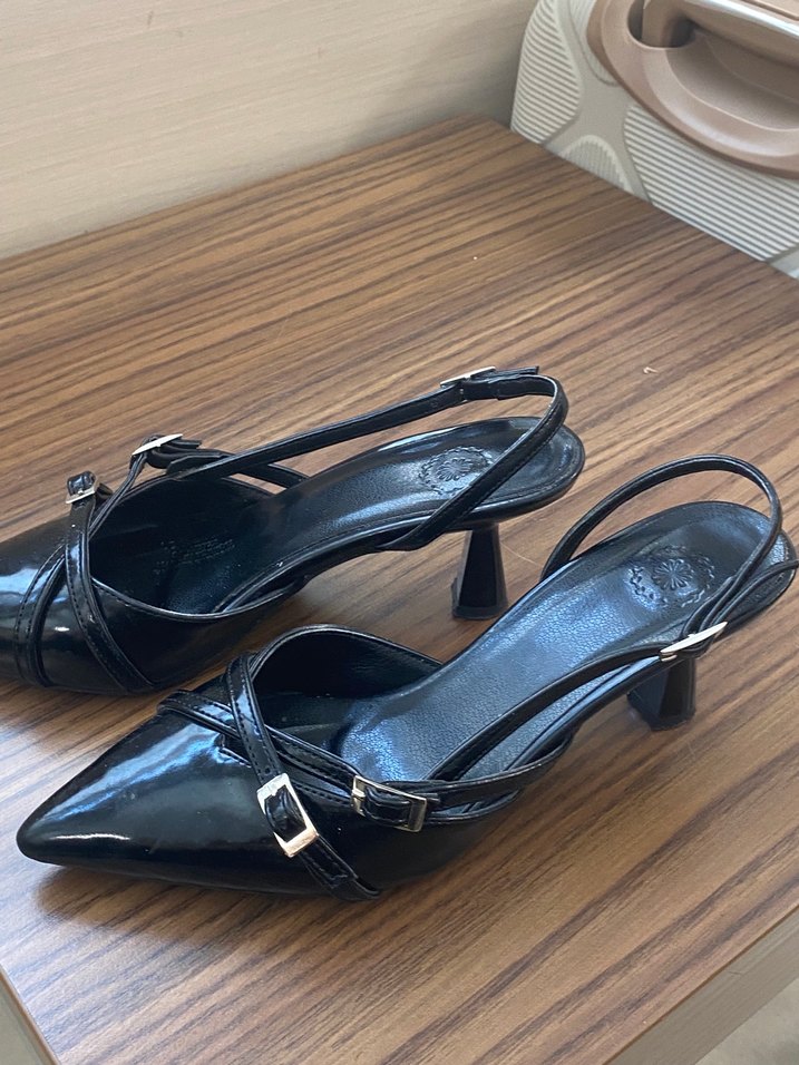 Klasik Siyah Tokalı Stiletto Topuklu Ayakkabı - Görsel 2