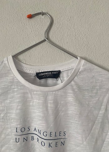 Beyaz Çiçek Baskılı  Tişört - Görsel 2