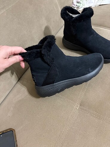 Skechers Skechers bot