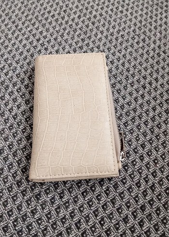 Gri Yılan Desenli Deri Fermuarlı Kadın Cüzdanı