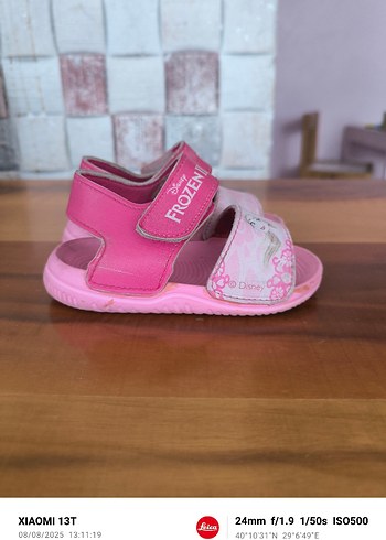 25 Beden Kız Çocuk Pembe Frozen II Baskılı Sandalet