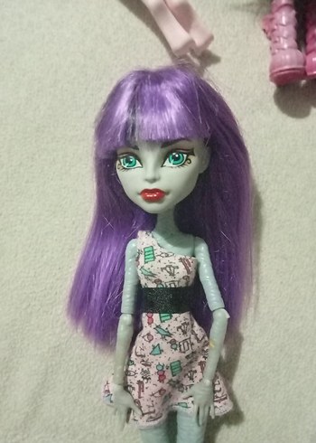 Monster High Mor Saçlı Pastel Bebek