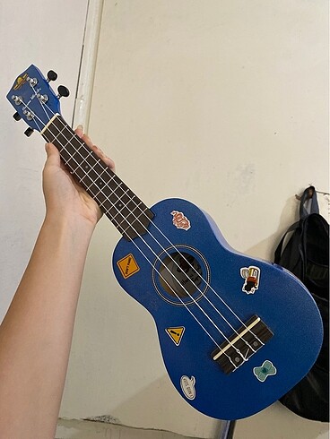  Ukulele