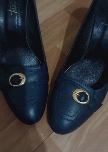 Mavi Tokalı Kadın Klasik Topuklu Ayakkabı - Görsel 5