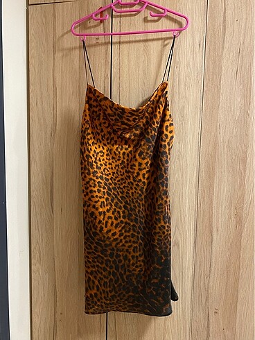Zara saten leopar elbise