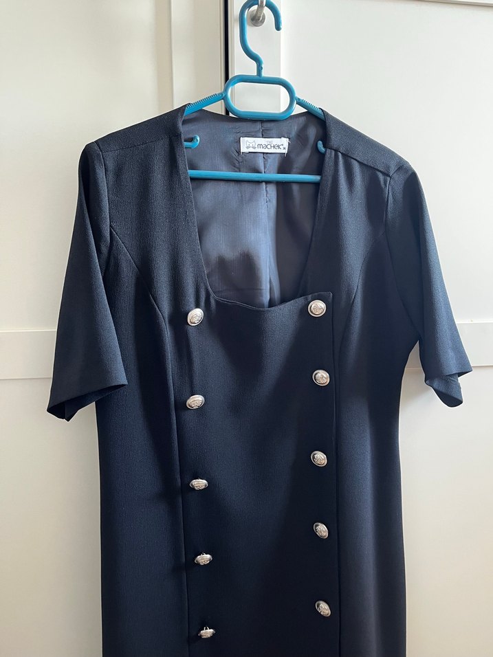 Düğmeli Siyah Midi Elbise - Görsel 4