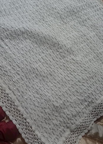 Krem Simli Çok Amaçli Örtü - Görsel 3