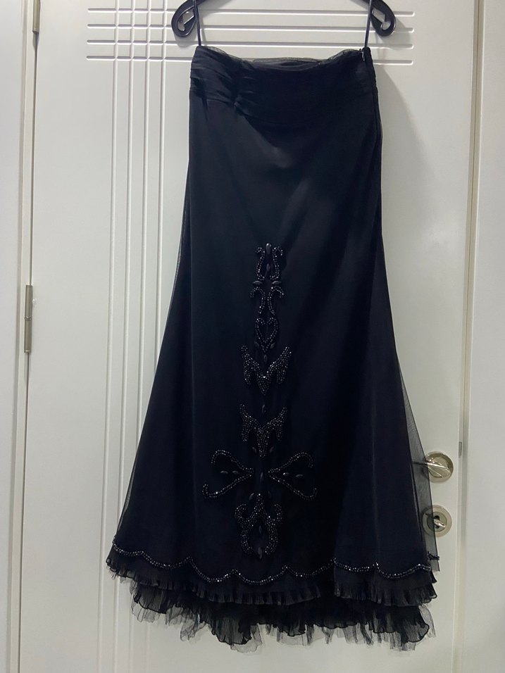 Siyah Straplez Uzun Nakışlı Gotik Abiye - Görsel 2