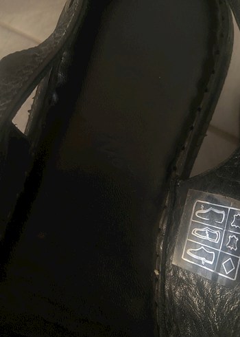 Siyah Bantlı Kadın Dolgu Topuk Sandalet - Görsel 2