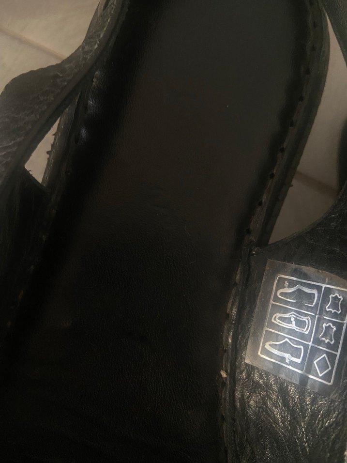 Siyah Bantlı Kadın Dolgu Topuk Sandalet - Görsel 2