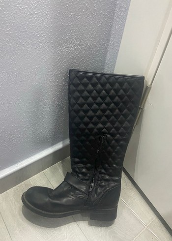 Kadın Siyah Deri Tokalı Dizüstü Bot - Görsel 2