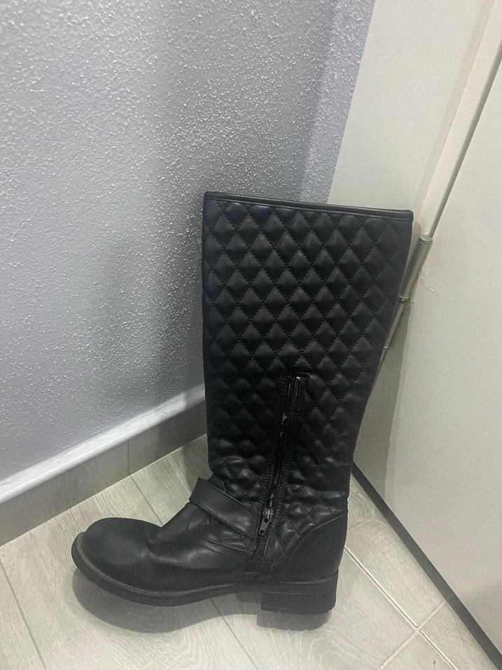 Kadın Siyah Deri Tokalı Dizüstü Bot - Görsel 2