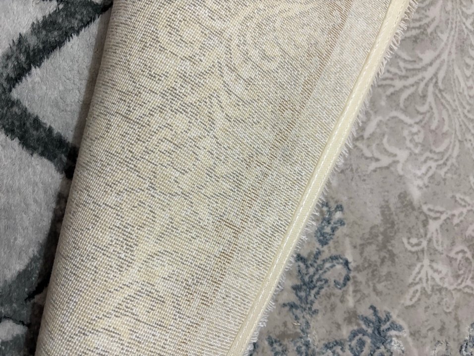 Gri Klasik Desenli Halı - Görsel 3