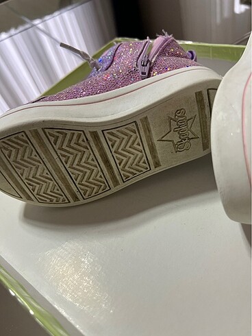 25 Beden çeşitli Renk Işıklı sorunsuz skechers kanatlı
