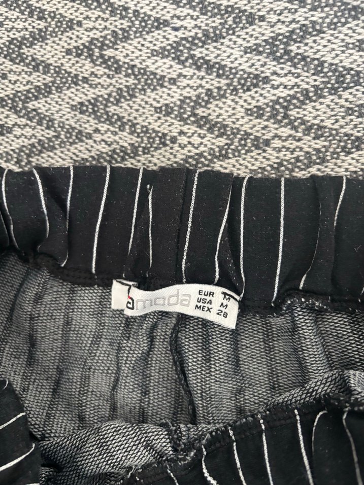 Kadın Siyah Çizgili Pilili Pantolon - Görsel 3